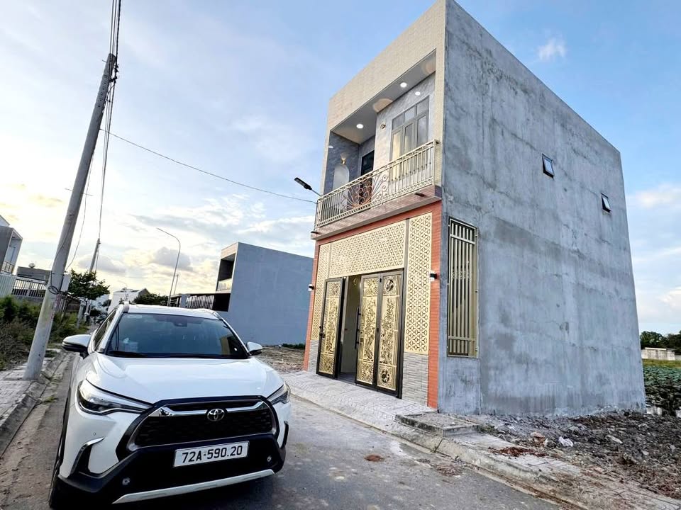 Nhà 2 tầng KDC Lan Anh 1 - Hòa Long 60m² giá 2.6 tỷ - View hồ sen tuyệt đẹp!