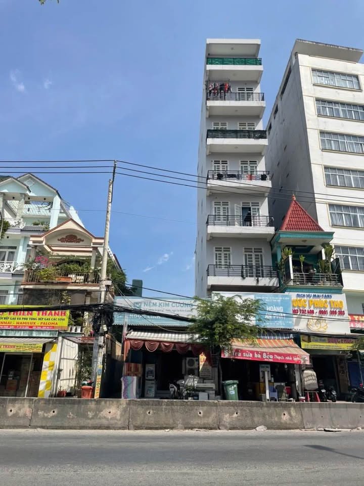 Căn hộ dịch vụ mặt tiền Huỳnh Tấn Phát, Quận 7, 170m² giá 25 tỷ - Đầu tư sinh lời ngay!