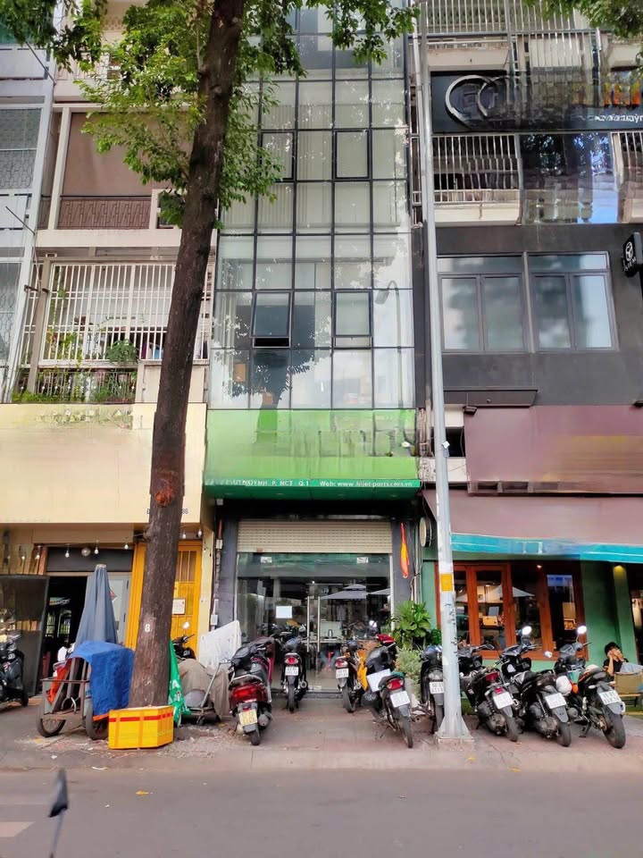 Nhà mặt tiền Cống Quỳnh, Quận 1 diện tích 44m² - Kinh doanh tự do, vị trí đắc địa!