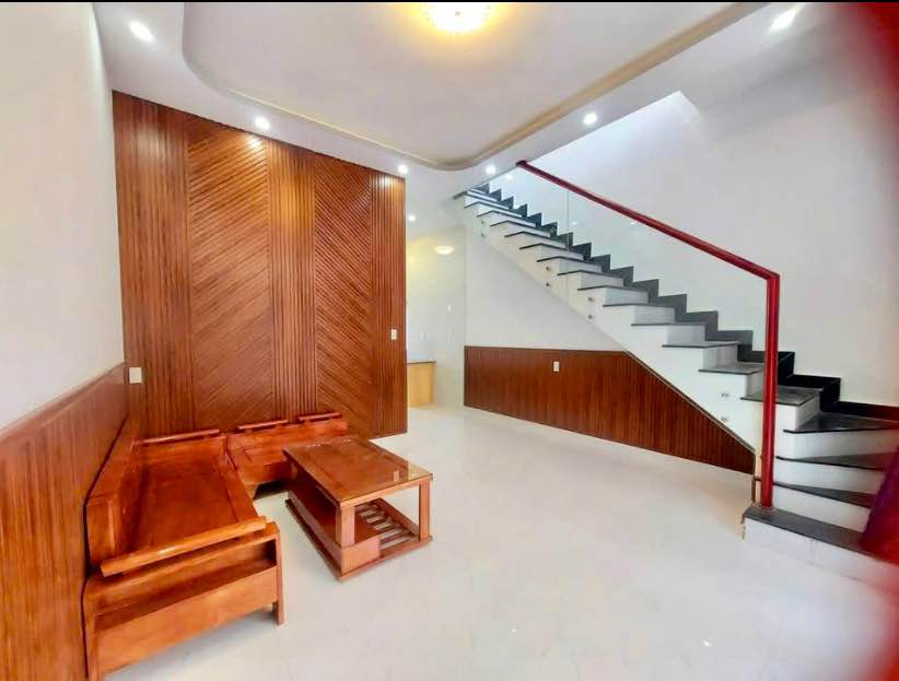 Nhà bán gần Bách Hóa Xanh Mê Linh, P9 Đà Lạt - Giá 2.3 tỷ, tiện nghi đầy đủ!