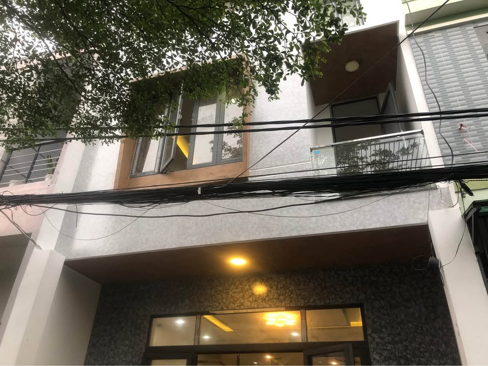 Nhà 3 tầng kiệt 5m Trần Đình Nam 63m² giá 4 tỷ - Vị trí an ninh, tiện nghi!