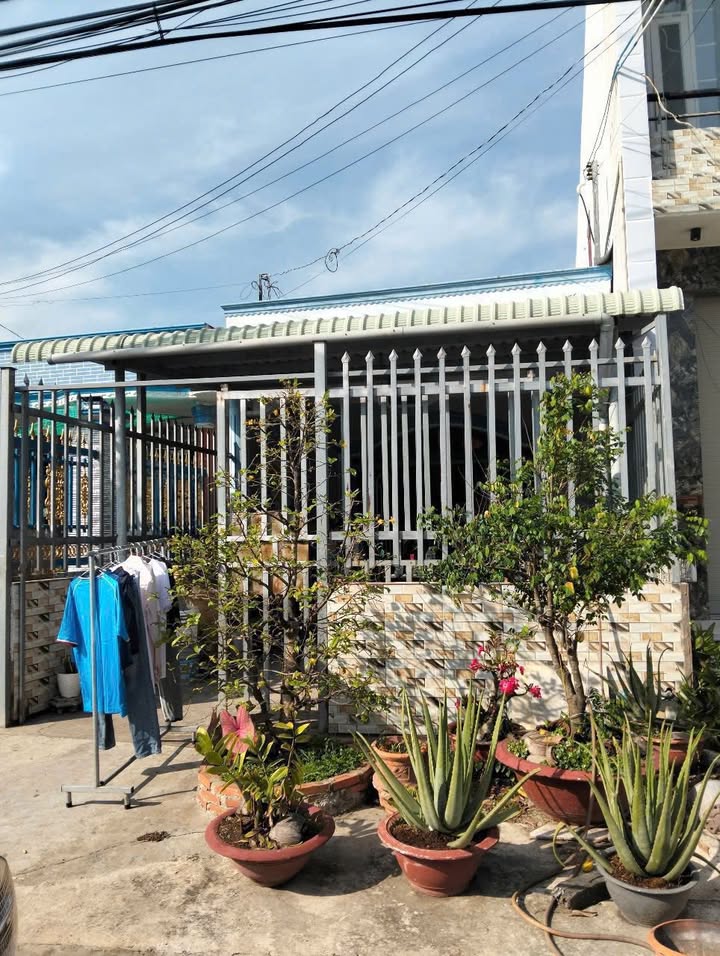 Nhà phố 835 Phước Lợi, Bến Lức 118.6m² giá 3.7 tỷ - Sổ hồng chính chủ!