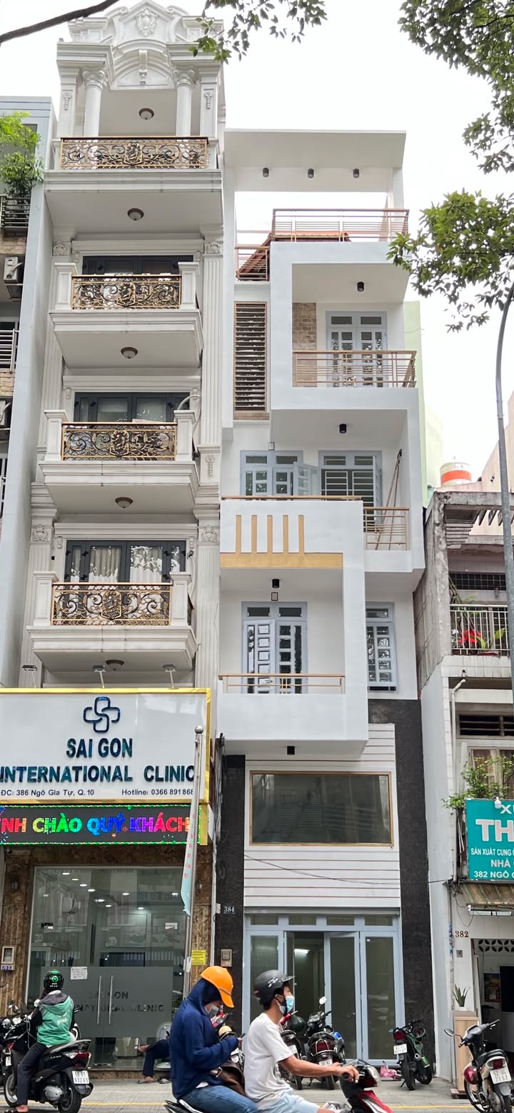 Cho thuê nhà mặt tiền nguyên căn Ngô Gia Tự, Q.10 - Thang máy, giá cạnh tranh!