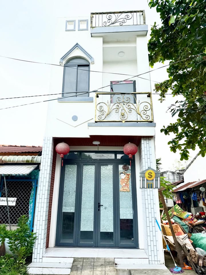 Nhà 1 trệt 1 lầu tại Chợ Hòa Thuận, 36m² giá 920 triệu - Tiện nghi đầy đủ!