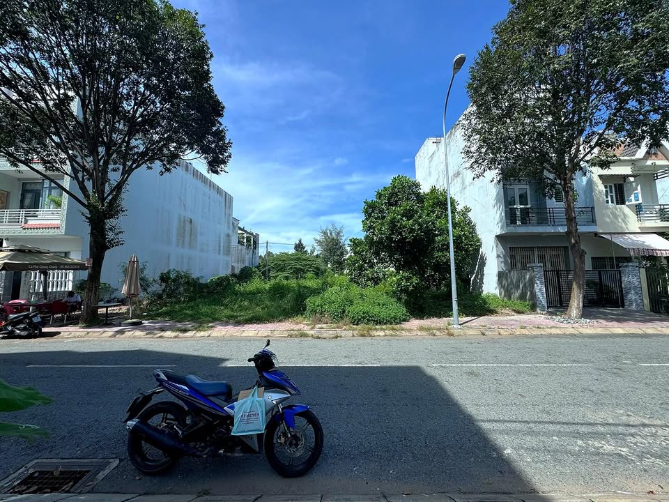 Nhà phố KDC Ticco Trương Định 112.5m² giá 2.15 tỷ - Tiện ích đầy đủ, chính chủ!