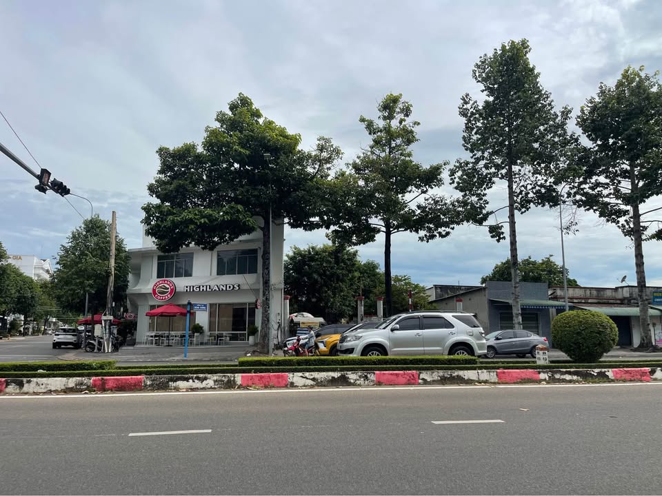 Mặt tiền kinh doanh đường Hùng Vương, Bà Rịa 291m² giá 8.6 tỷ - Vị trí đắc địa cho đầu tư!