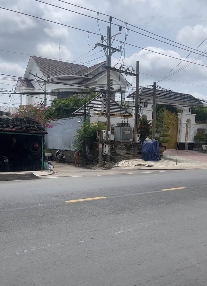 Nhà bán tại Bình Thắng, Bình Đại 176m² giá 850 triệu - Khu dân cư sầm uất