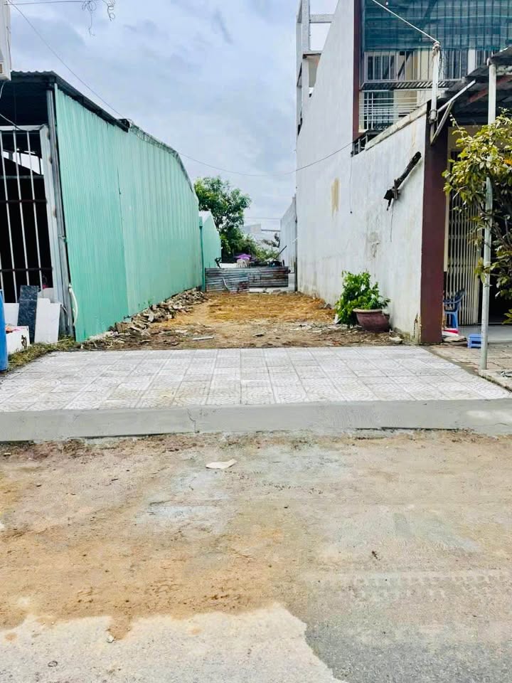 Đất nền Nguyễn Bá Loan, Sơn Trà, Đà Nẵng 100m² giá 3.35 tỷ - Đường thông thoáng, kết nối nhanh!