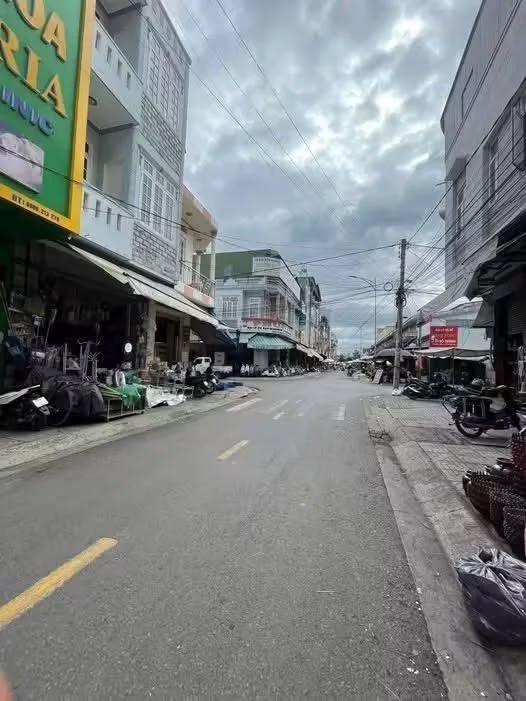 Nhà 3 tầng đường Lê Anh Xuân 60m² giá 8.8 tỷ - Vị trí kinh doanh vàng!