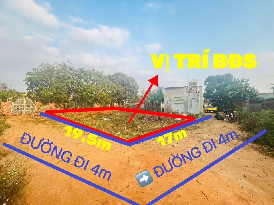 Đất nền góc 2 mặt tiền đường Cao Bá Quát, Chư Sê 331.5m² giá 700 triệu - Cơ hội đầu tư tuyệt vời!