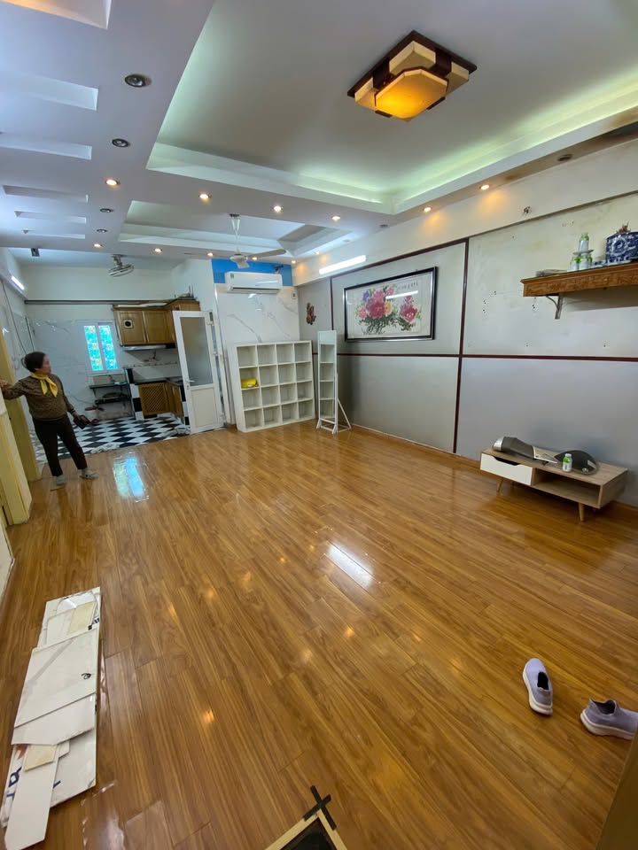 Căn hộ chung cư 8C Tạ Quang Bửu, Hai Bà Trưng 80m² giá 10 triệu - Đồ cơ bản sẵn sàng vào ở!