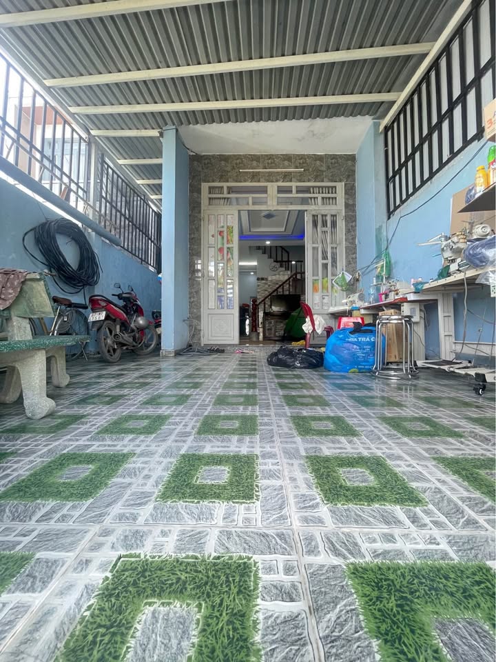 Nhà lầu 75m² xã Mỹ Hạnh Nam 900 triệu - Chính chủ bán gấp!