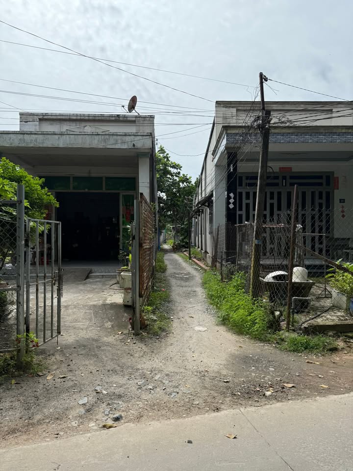 Đất nền Gò Dầu Tây Ninh 187m² giá 800 triệu - Sổ đỏ chính chủ, gần bệnh viện!