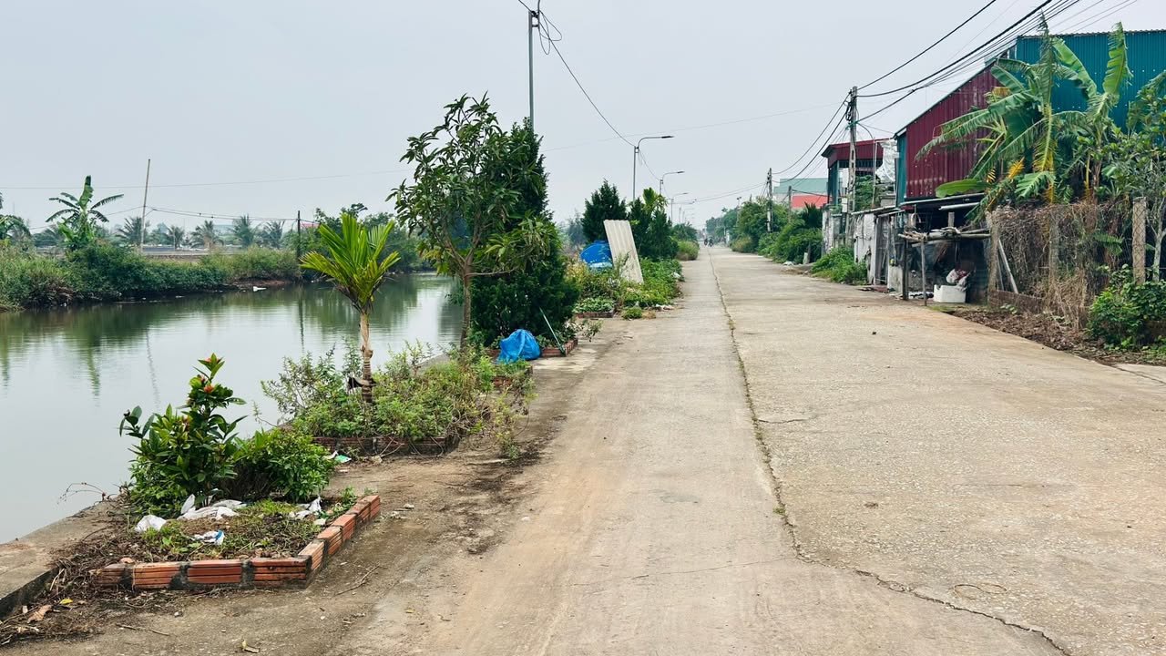 Đất nền hướng Nam mặt kênh Kim Đông 270m² giá 600 triệu - Cơ hội đầu tư tuyệt vời!