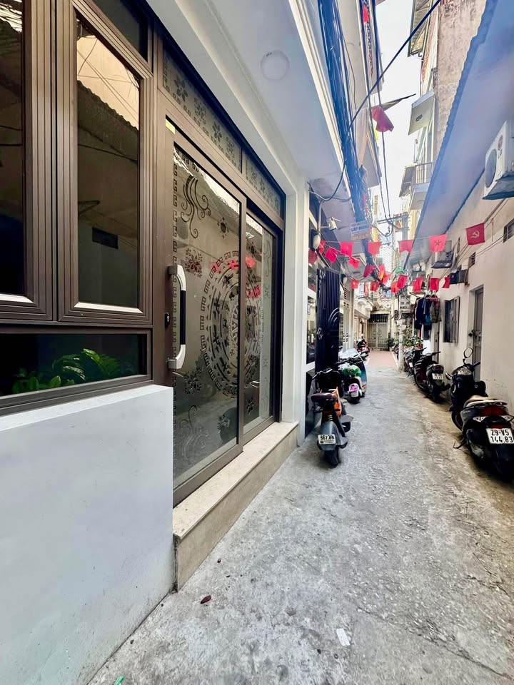 Nhà phố lô góc Minh Khai 36m² giá 7 tỷ - Nhà mới, thoáng mát, ở ngay!