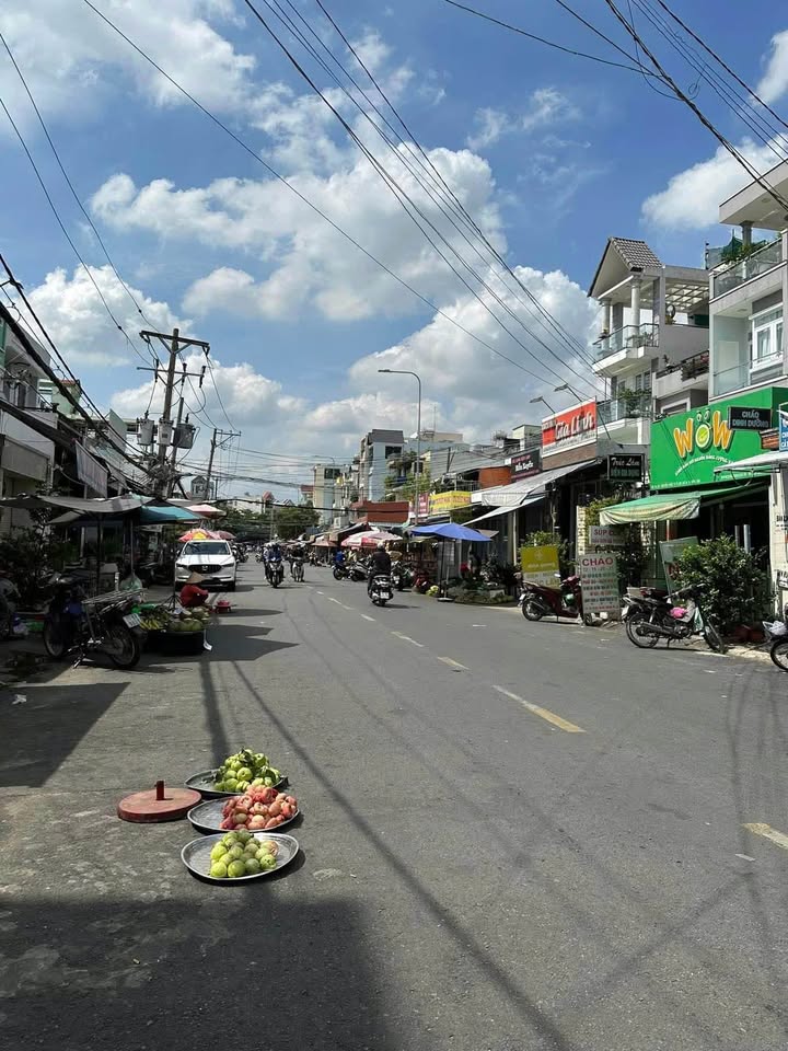 FrontHouse đường Nguyễn Thức Tự, Bình Tân 102m² giá 14.7 tỷ - Mặt tiền chợ sầm uất!