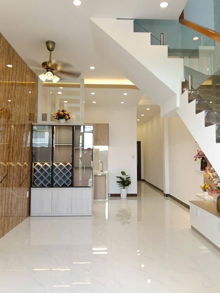 Nhà phố Mỹ Quý, Long Xuyên 58m² giá 1 tỷ - Thiết kế hiện đại, đầy đủ tiện nghi!