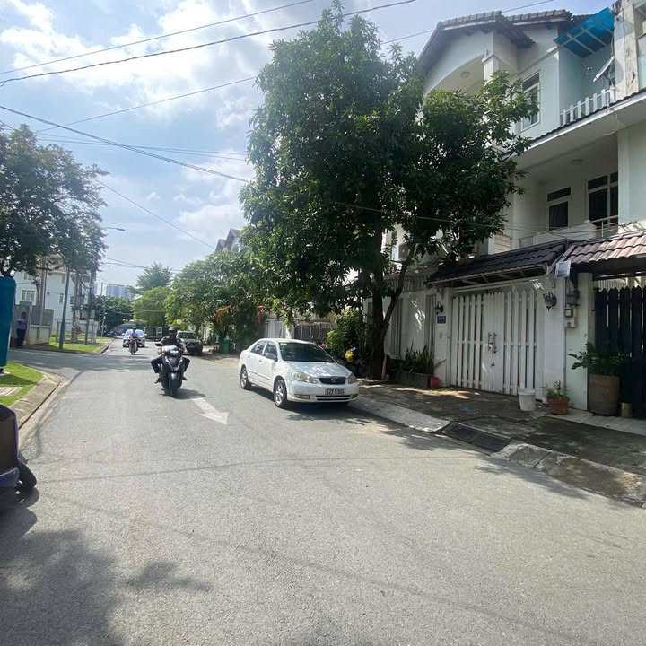 Bán đất khu compound đường Nguyễn Hoàng, phường An Phú, Q2 - Sổ đỏ chính chủ, giá chỉ 210 triệu/m²!