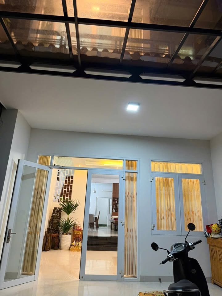 Nhà đẹp hẻm 102 Nguyễn Tất Thành, Buôn Ma Thuột 82.54m² giá chỉ 5.2 tỷ - Dọn vào ở ngay!