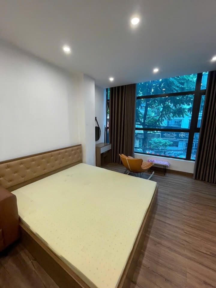 Phòng cho thuê Ngõ 135 Phan Kế Bính 35m² - Siêu đẹp, vào ở ngay!