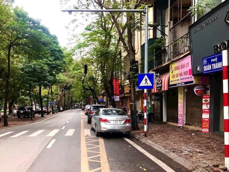 Nhà mặt phố Quán Thánh, Ba Đình 84m² giá 35 tỷ - Kinh doanh sầm uất!