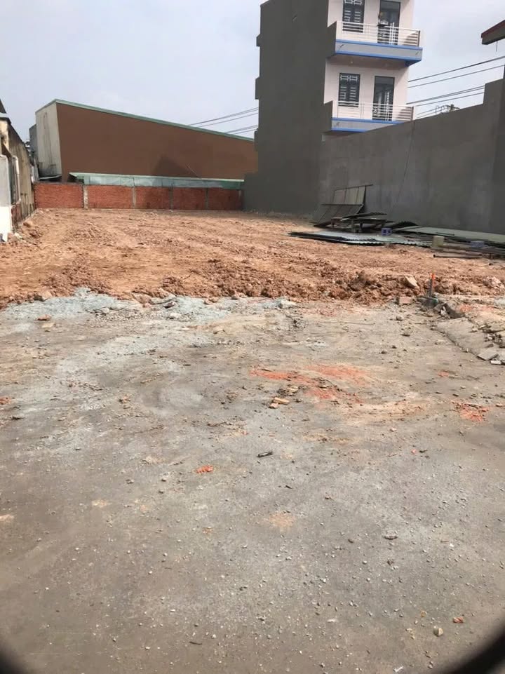 Đất nền Dĩ An 715m² giá 24 tỷ - Kinh doanh cực kỳ sầm uất!