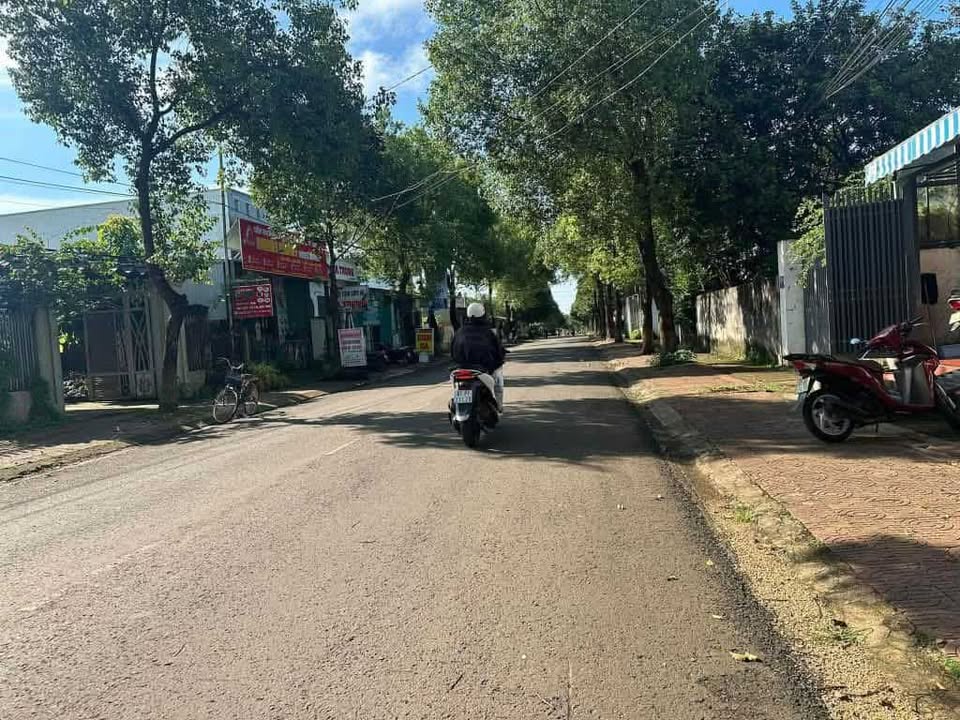 Đất nền Phạm Văn Đồng, Pleiku 110m² giá 2 tỷ - Sổ hồng chính chủ!