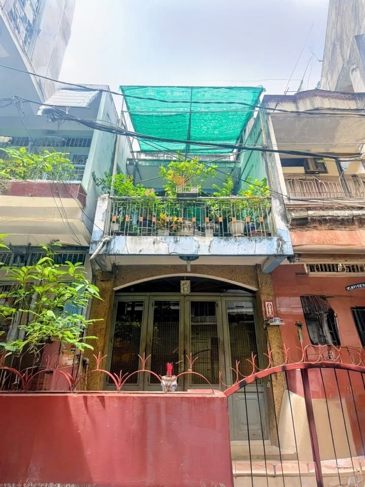 Nhà bán Quận 5, đường Lê Hồng Phong 54m² giá 7.6 tỷ - Tiện xây mới!