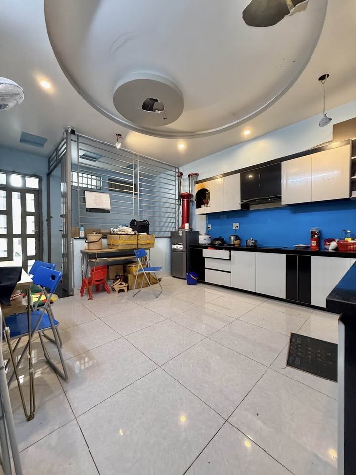 Nhà Mặt Tiền Kinh Doanh Tân Phú 80m² giá 15 tỷ - Đầu tư sinh lời cao!