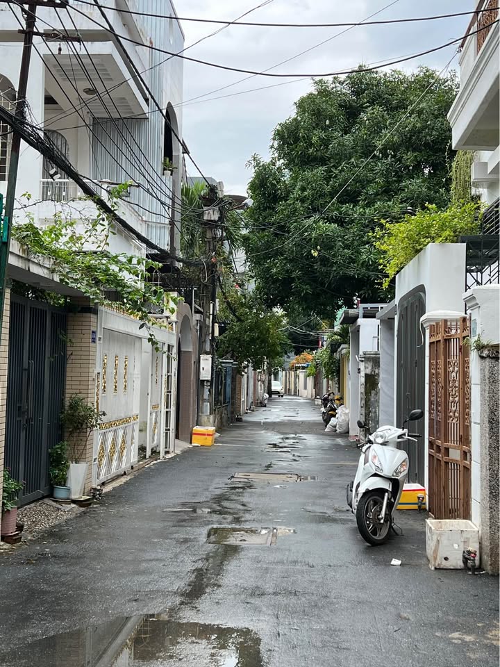 Đất nền mặt tiền đường Nguyễn Thành Hãn 210m² giá 9.9 tỷ - Đầu tư sinh lời cao!