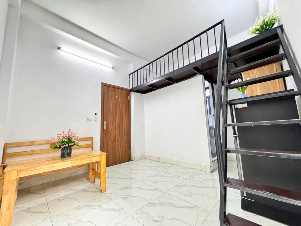 Phòng cho thuê tầng 4 tại Triều Khúc - Giá 3.7 triệu, đầy đủ tiện nghi!