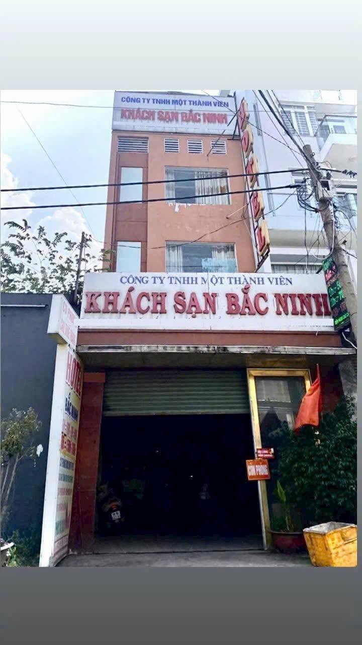 Khách sạn 4 tầng Hương Lộ 80 Bình Tân 168m² giá 13.5 tỷ - Đầu tư sinh lời hấp dẫn!