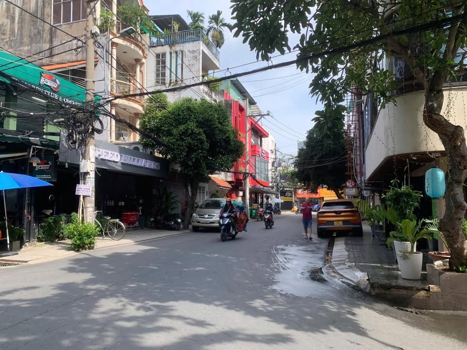 FrontHouse góc 2 mặt tiền Nguyễn Gia Trí, Bình Thạnh 160m² giá 42 tỷ - Đầu tư sinh lời ngay!