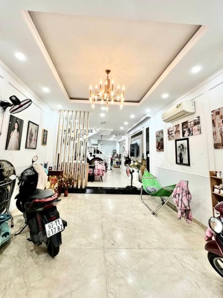 Nhà 4 tầng Hoàng Văn Thụ, Tân Bình 78m² giá 9.1 tỷ - An ninh tuyệt đối, tiện ích đầy đủ!