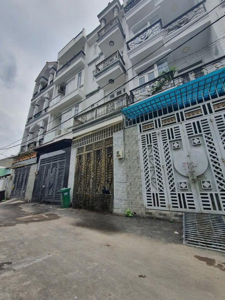 Nhà 4 Tầng HXH Chợ Hiệp Bình Chánh - Thủ Đức - 168m² giá 7.1 tỷ - Chỉ cần xách vali vào ở ngay!