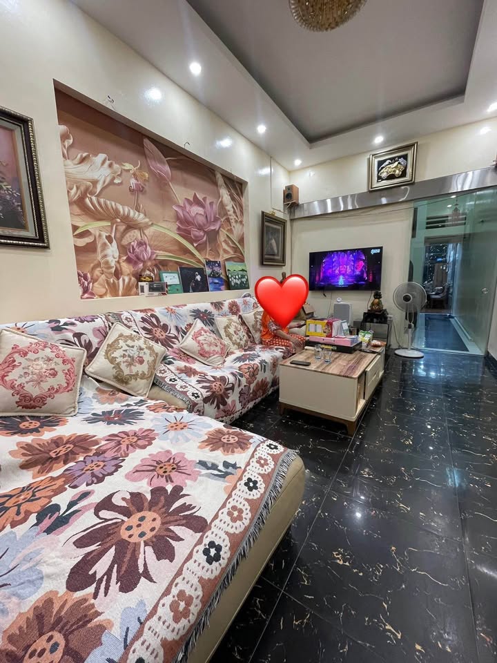 Nhà mặt phố Phùng Chí Kiên, Cầu Giấy 70m² giá 27.5 tỷ - Kinh doanh sầm uất!