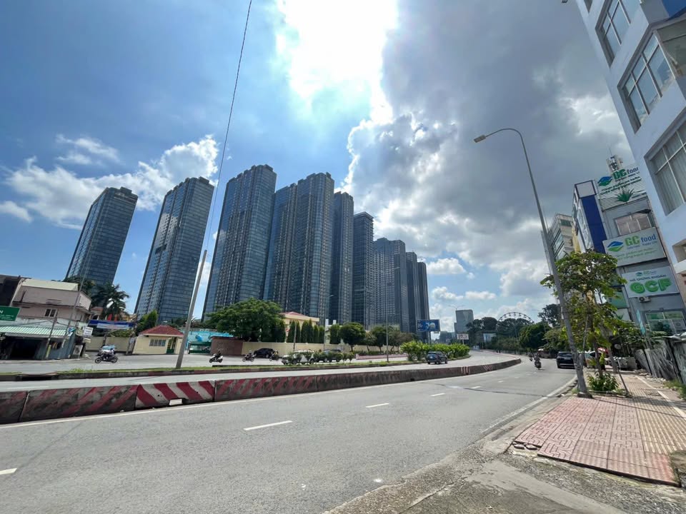 Đất nền Hoàng Sa quận 3 814m² giá 330 tỷ - Vị trí đắc địa 3 mặt tiền