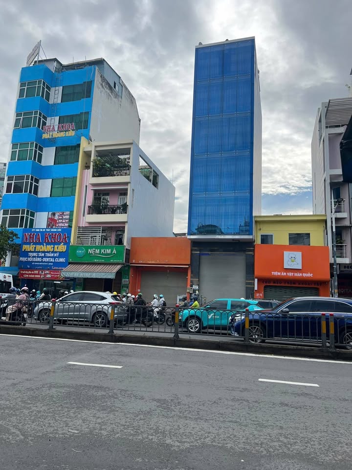 Nhà thuê quận 1 mặt tiền 5m - Trệt 6 lầu có thang máy, giá 60 triệu/tháng