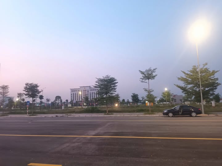 Lô đất LK7 KĐT Đông Vôi 119m² giá 4 tỷ - Vị trí đắc địa ngay trung tâm!