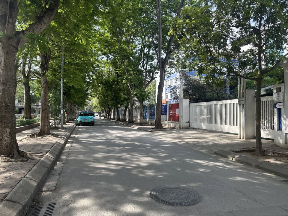 Nhà phố liền kề Văn Quán Hà Đông 102m² giá 25 tỷ - Lô góc kinh doanh đắc địa!