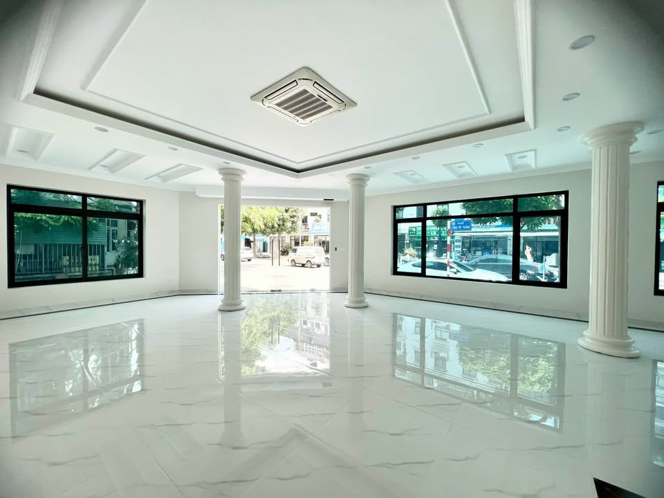 Townhouse góc KĐT Văn Phú Hà Đông 128m² giá 3X tỷ - Đẳng cấp và sang trọng!