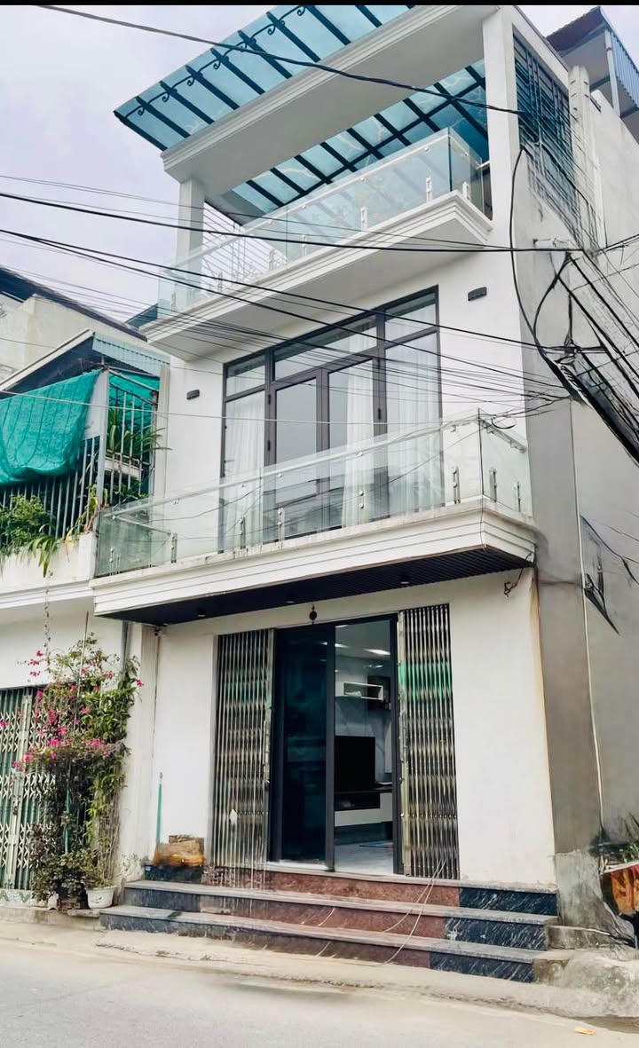 Nhà 3 tầng mặt đường Kênh, Lộc Vượng 52m² giá 3.95 tỷ - Đầu tư sinh lời tuyệt vời!