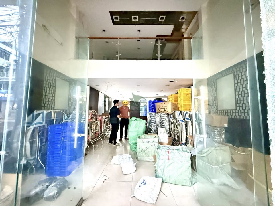 Nhà mặt tiền Quang Trung, Vạn Thạnh, 70m² giá 60 triệu - Kinh doanh tự do ngay trung tâm!