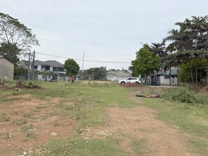 Đất nền Thụy Vân 152.5m² giá 1 tỷ - Cạnh sân bóng, hướng Nam!