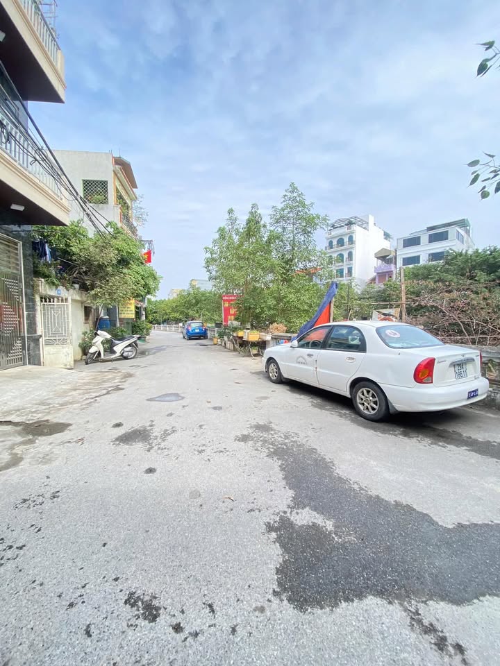 Nhà 5 tầng Tây Mỗ 35m² giá 5.99 tỷ - Vị trí đẹp, tiện ích đầy đủ!