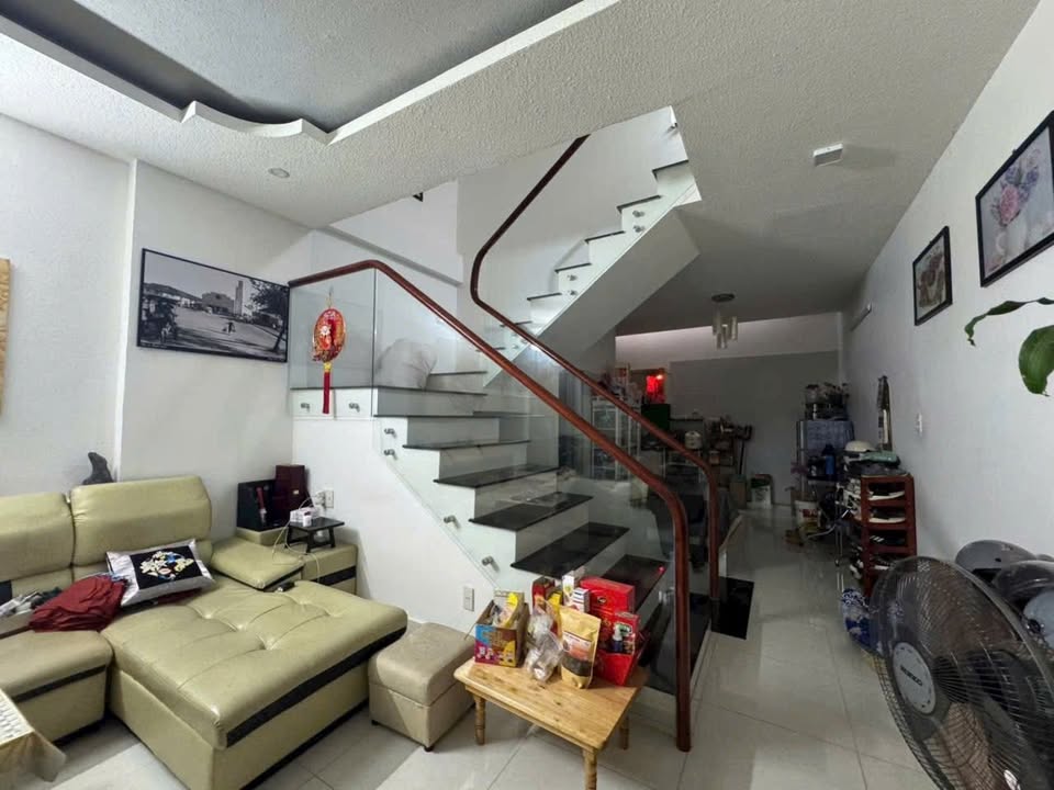 Nhà 3 tầng chính chủ tại Nguyễn Trung Trực, Đà Lạt 65m² giá chỉ 5.5 tỷ - Ô tô vào tận nhà!