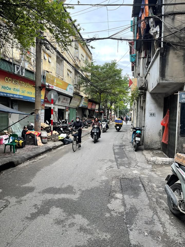 Căn hộ tập thể tầng 1 Trần Quý Cáp 50m² - Sổ đỏ chính chủ, giao dịch ngay!