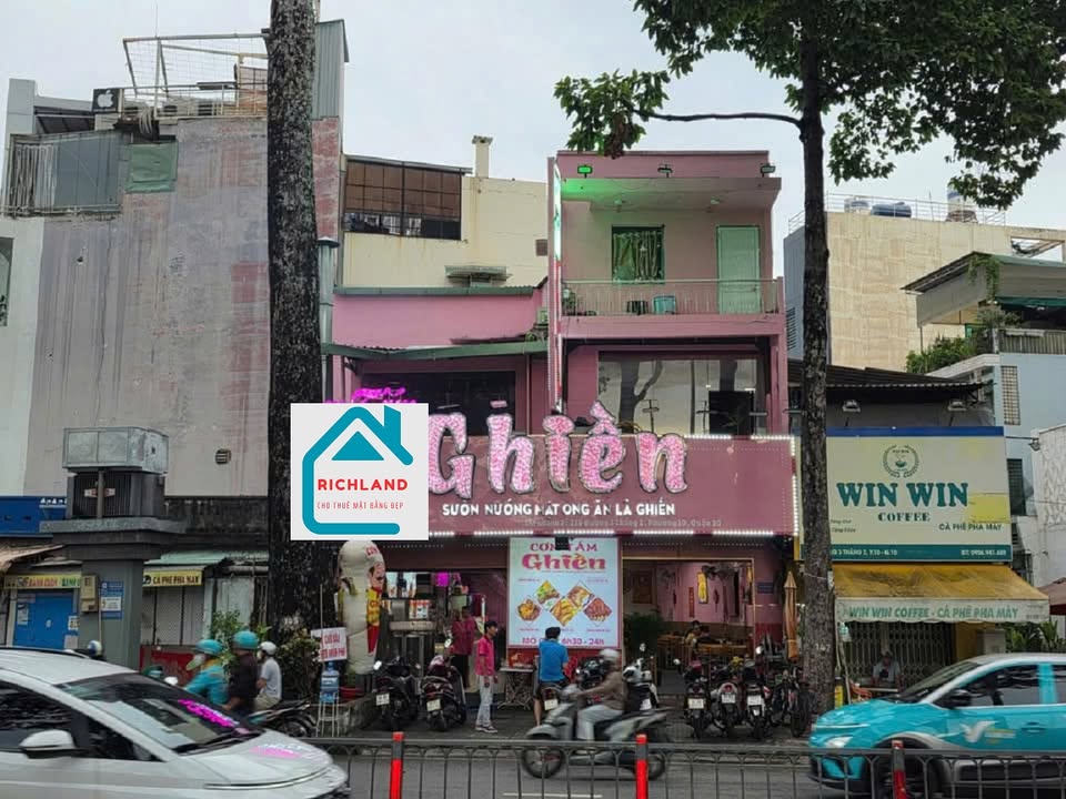 Cho thuê nhà mặt tiền 213 - 215 đường 3/2 Quận 10 - Vị trí đắc địa, kinh doanh sầm uất!