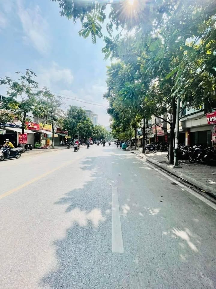 Bán nhà mặt phố Dương Văn Bé - Hai Bà Trưng 55m² giá 23 tỷ - Kinh doanh sầm uất!