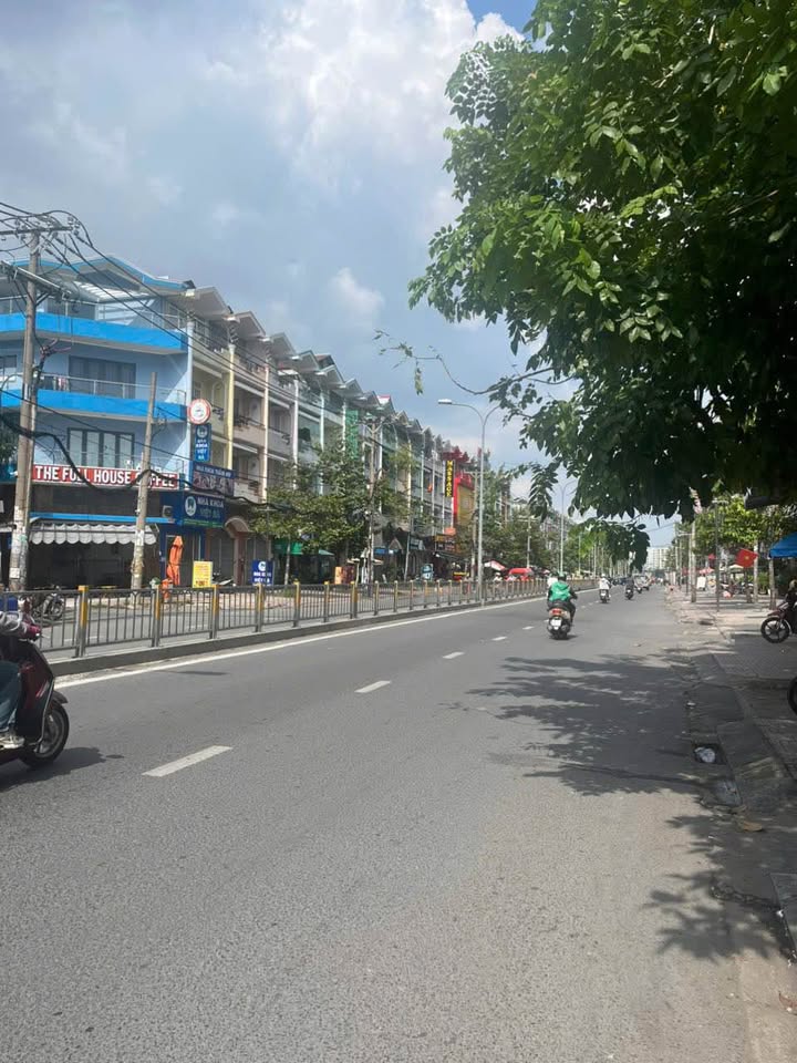 Bán nhà mặt tiền Tạ Quang Bửu 76m² giá 17.8 tỷ - Cơ hội đầu tư vàng!